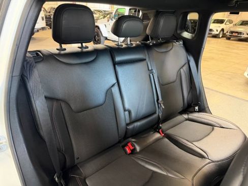 Used 2025 Jeep Compass Trailhawk AWD/4WD image 28