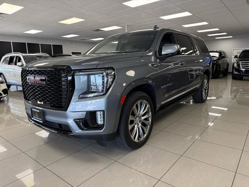 Used 2022 GMC Yukon XL Denali w/ Denali Premium Package RWD image 2