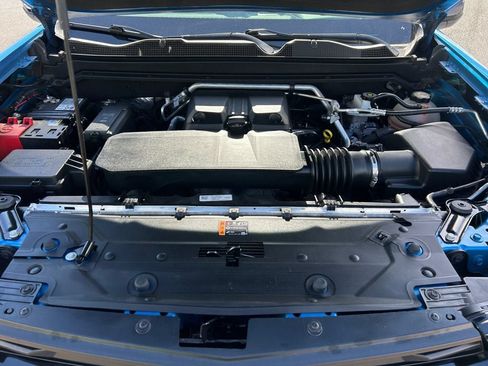 Used 2024 Chevrolet Colorado Z71 w/ Z71 Convenience Package 2 AWD/4WD image 29