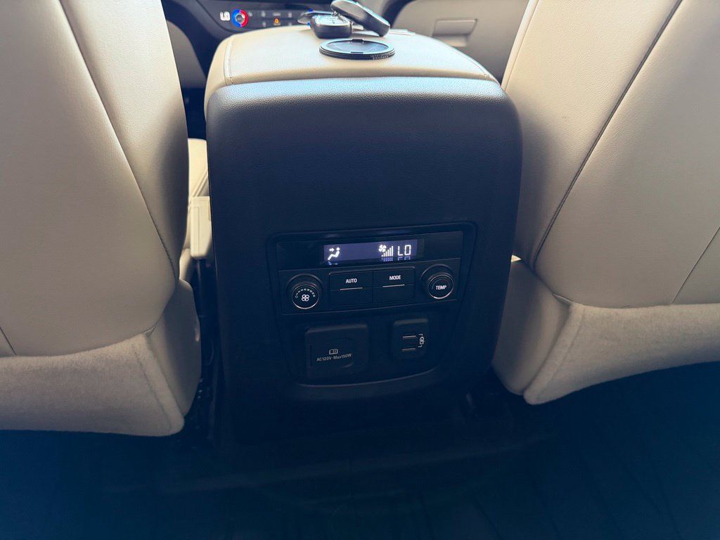 Used 2022 Buick Enclave Essence w/ Sport Touring Edition FWD image 23