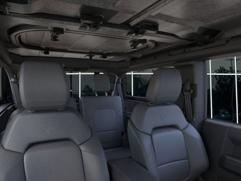 New 2025 Ford Bronco Badlands image 12