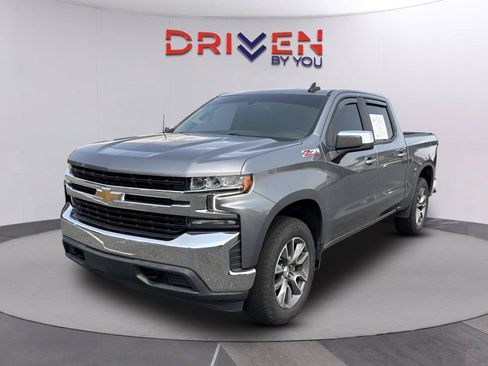 Used 2022 Chevrolet Silverado 1500 LT AWD/4WD image 46