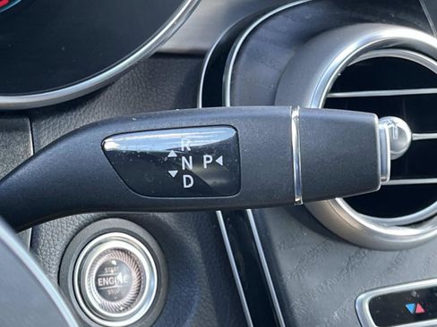 Certified 2022 Mercedes-Benz GLC 43 AMG 4MATIC image 37