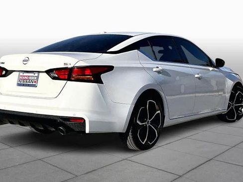 Certified 2025 Nissan Altima 2.5 SR image 12