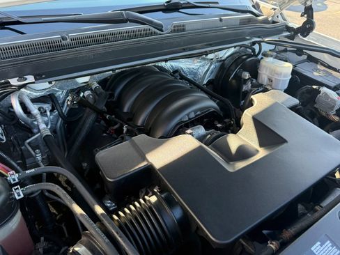 Used 2017 Chevrolet Suburban Premier AWD/4WD image 64