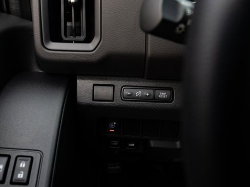 New 2026 Nissan Frontier S image 13