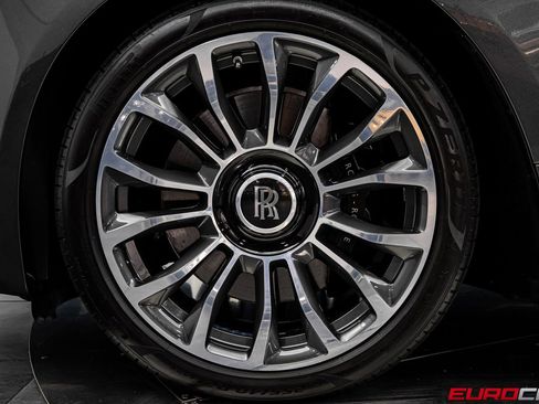 Used 2019 Rolls-Royce Dawn image 21