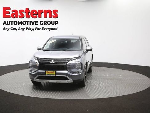 Used 2024 Mitsubishi Outlander SE AWD/4WD image 54