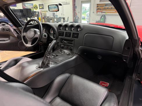 Used 1997 Dodge Viper GTS RWD image 28