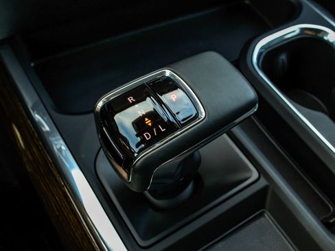 Used 2025 GMC Sierra 1500 Elevation w/ Preferred Package image 25