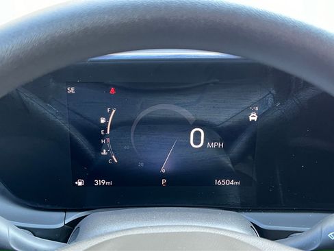 Used 2025 Buick Envista Preferred image 38