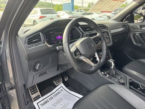 Used 2024 Volkswagen Tiguan SE R-Line image 17