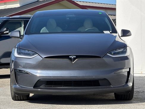 Used 2023 Tesla Model X Plaid image 8