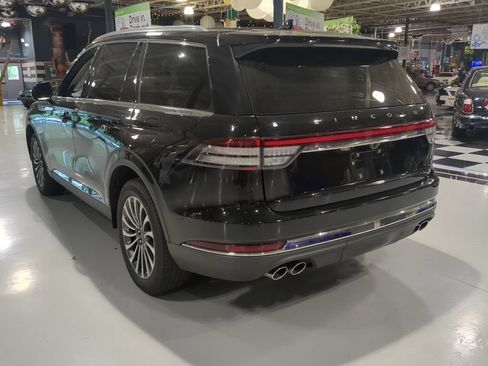 Used 2024 Lincoln Aviator AWD w/ Premium Package image 10