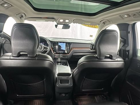 Used 2023 Volvo XC60 B5 Plus w/ Climate Package AWD/4WD image 18