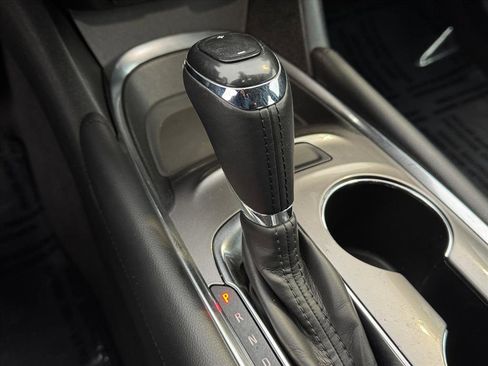 Used 2018 Chevrolet Malibu LT image 18