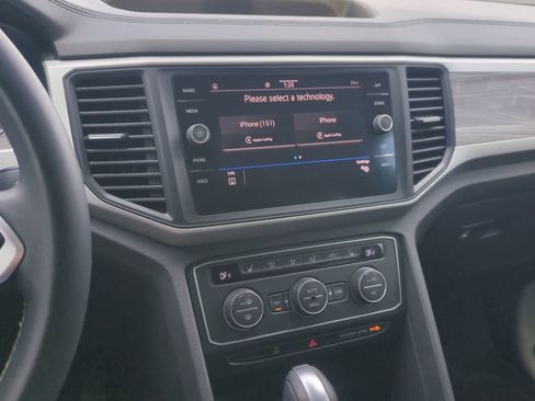 Used 2021 Volkswagen Atlas Cross Sport SE w/ Panoramic Sunroof Package image 29