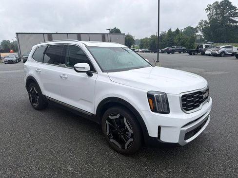 Used 2025 Kia Telluride S AWD/4WD image 11