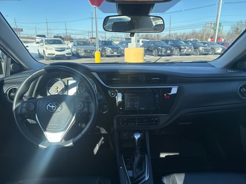 Used 2019 Toyota Corolla XSE image 18