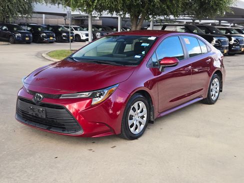 Used 2025 Toyota Corolla LE FWD image 7