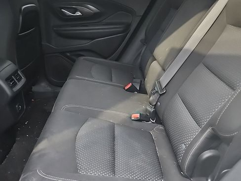 Used 2022 GMC Terrain SLE w/ Driver Convenience Package image 9