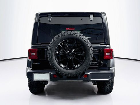Used 2021 Jeep Wrangler Unlimited Sahara w/ Cold Weather Group AWD/4WD image 4