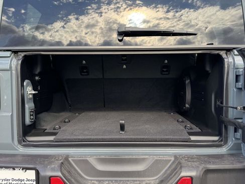 New 2026 Jeep Wrangler Unlimited Sahara AWD/4WD image 18