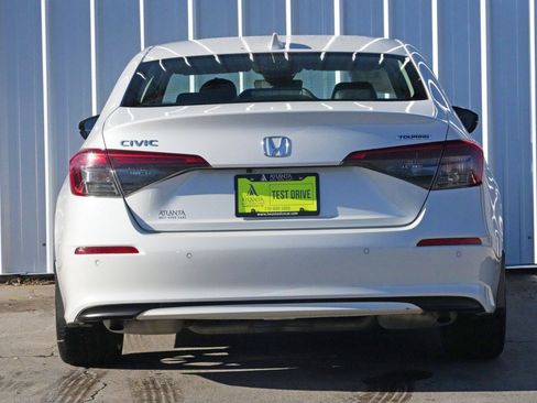 Used 2022 Honda Civic Touring image 10