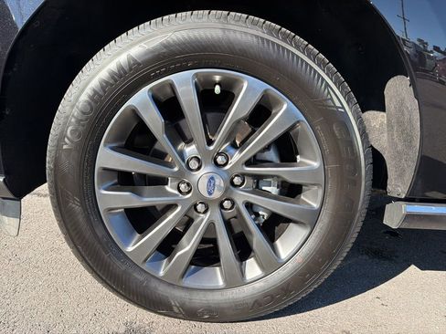 Used 2021 Ford Expedition Limited image 17