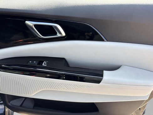 Used 2022 Kia Carnival SX image 20