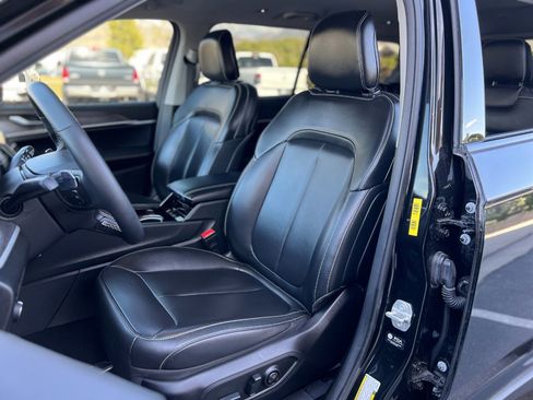 Used 2023 Jeep Grand Cherokee L Limited AWD/4WD image 19