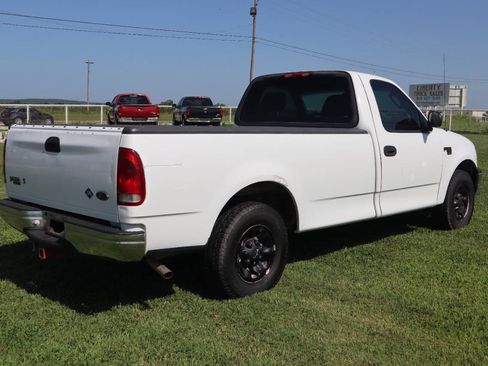 Used 2004 Ford F150 XL image 2