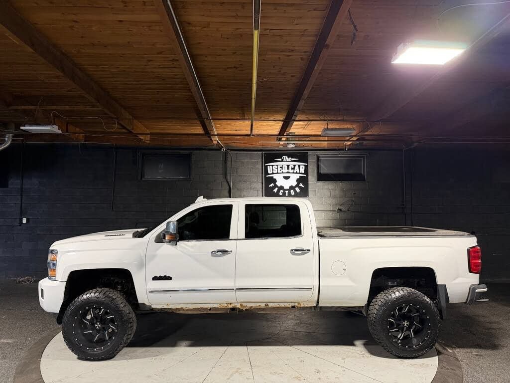 Used 2015 Chevrolet Silverado 2500 High Country w/ Duramax Plus Package AWD/4WD image 3
