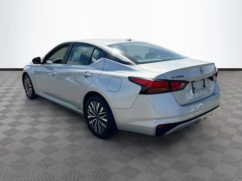 Used 2024 Nissan Altima 2.5 SV FWD image 5