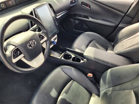 Used 2018 Toyota Prius Four Touring w/ Appearance Package image 10