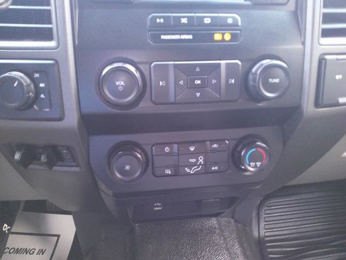 Used 2022 Ford F250 XL w/ Power Equipment Group image 21