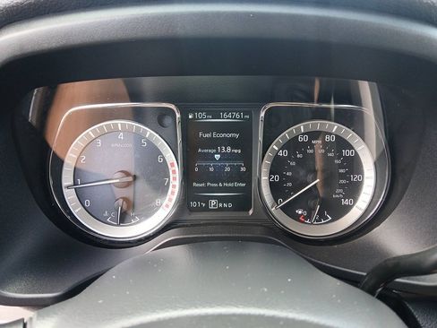 Used 2017 Nissan Titan SV RWD image 13