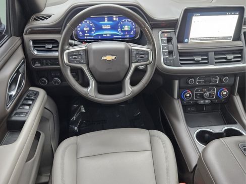 Used 2022 Chevrolet Tahoe LT w/ LT Signature Package RWD image 12