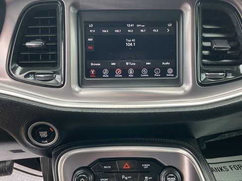 Used 2019 Dodge Challenger SXT w/ Driver Convenience Group image 9