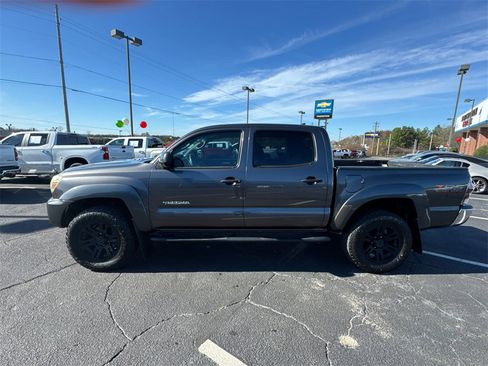 Used 2015 Toyota Tacoma PreRunner image 9