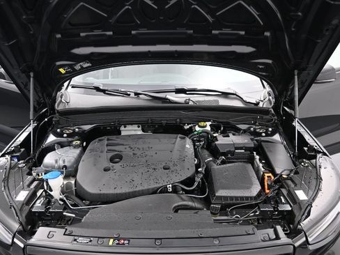 Used 2024 Volvo XC40 B5 Core AWD/4WD image 14
