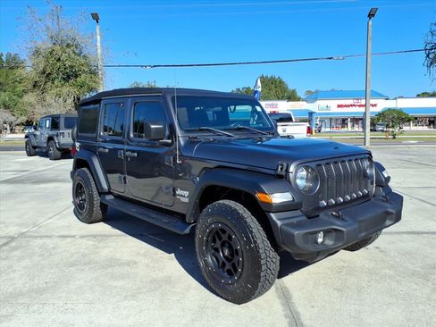 Used 2019 Jeep Wrangler Unlimited Sport S image 1