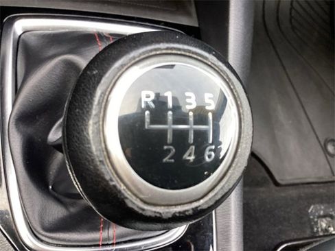 Used 2014 MAZDA MAZDA3 i Grand Touring image 23