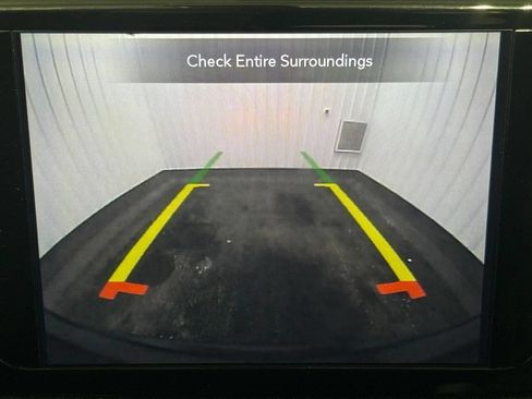 Used 2019 Chrysler Pacifica Limited image 35