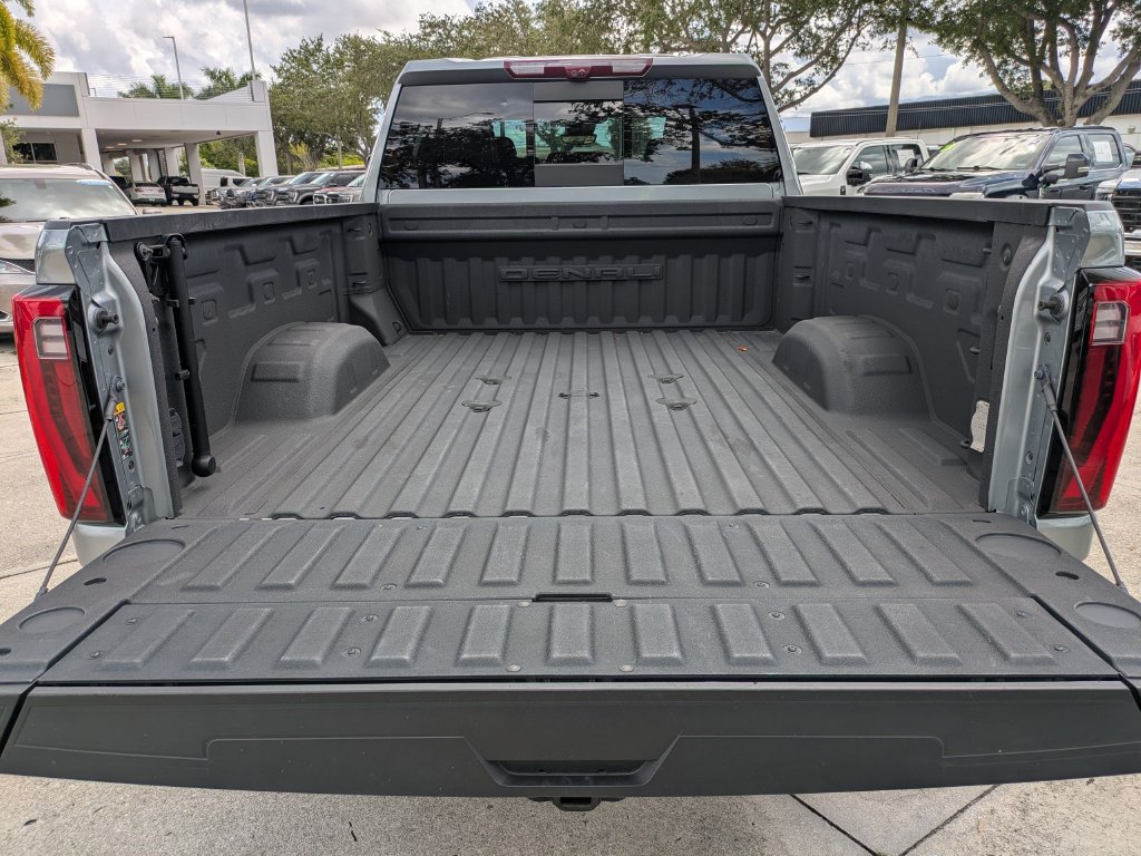 Used 2024 GMC Sierra 2500 Denali Ultimate AWD/4WD image 13
