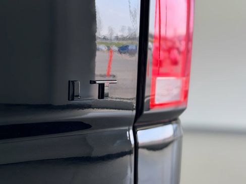 Used 2024 Chevrolet Silverado 2500 LT w/ Midnight Edition image 34