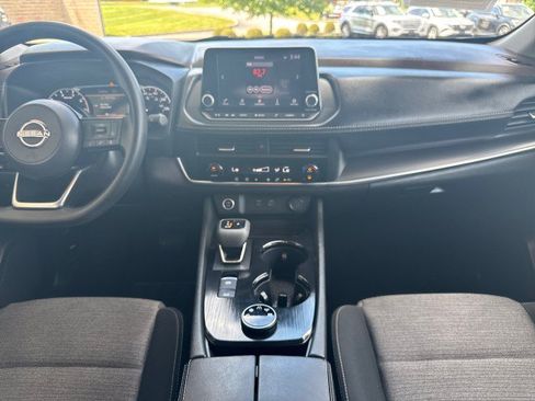 Used 2023 Nissan Rogue SV AWD/4WD image 9