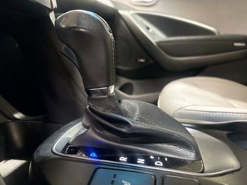 Used 2018 Hyundai Santa Fe AWD image 18