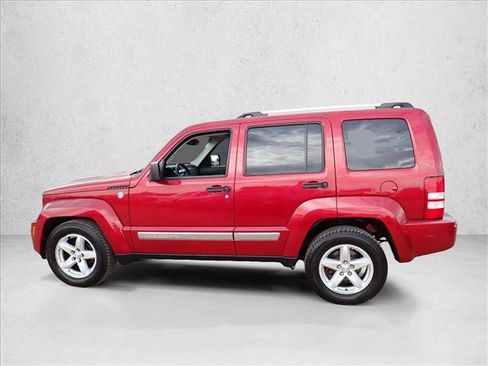 Used 2012 Jeep Liberty Limited AWD/4WD image 2