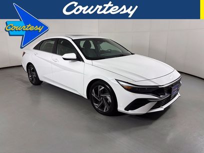 Used 2024 Hyundai Elantra SEL w/ Convenience Package